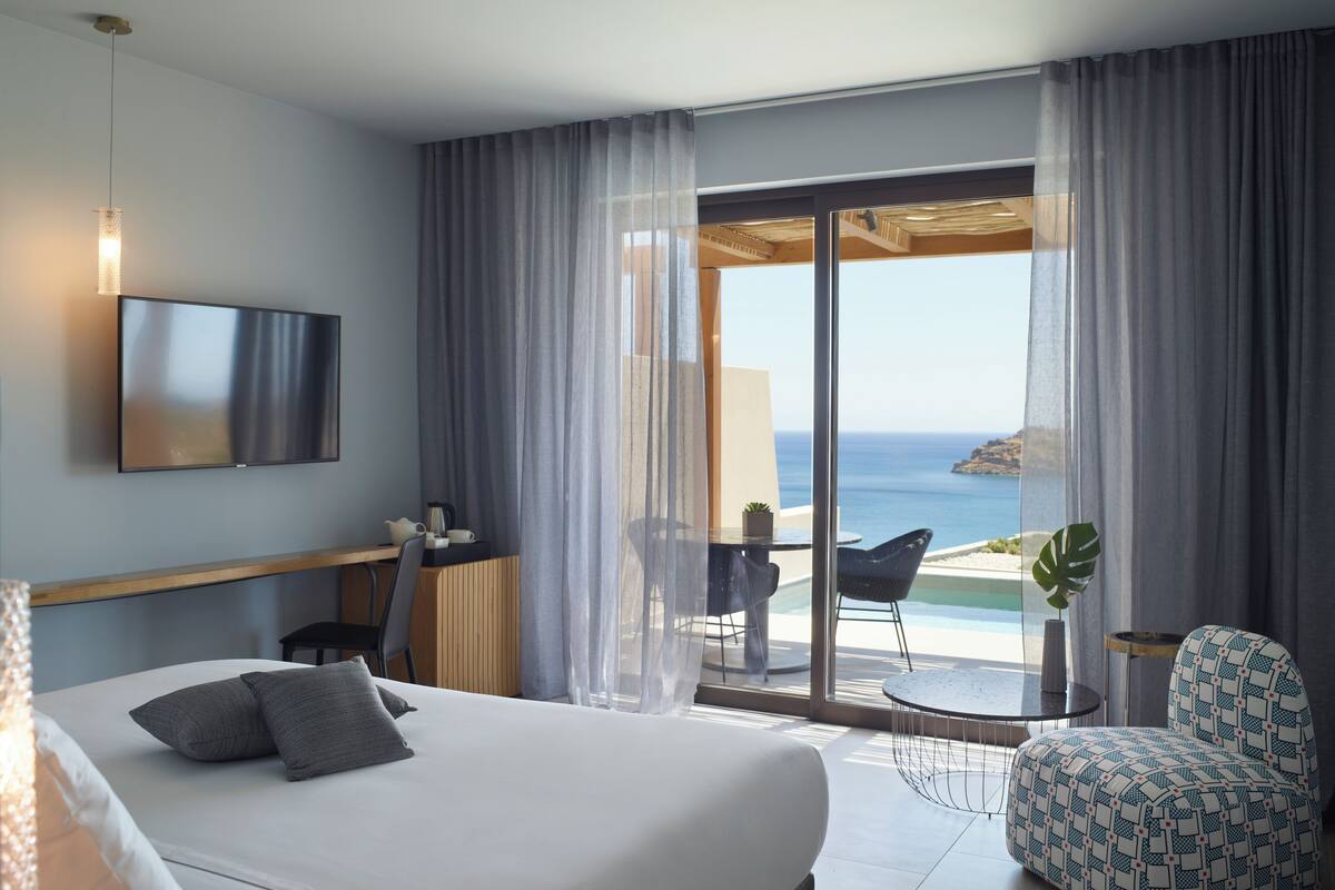 1 bedroom, premium bedding, select comfort beds, minibar