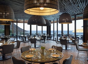 Bao gồm bữa sáng buffet hàng ngày 