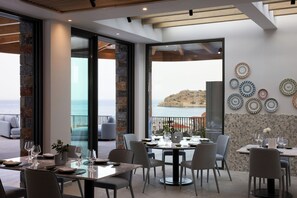 5 间餐厅,供应早餐、午餐和晚餐,地中海菜