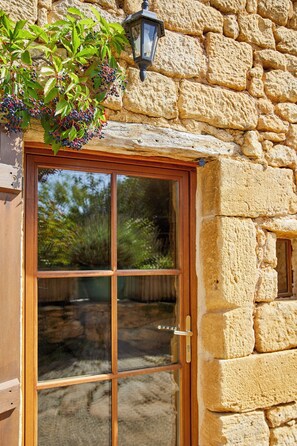 Fachada de la propiedad