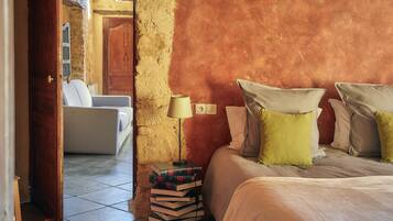 Penthouse Deluxe | Bộ đồ giường cao cấp, nệm cao su hoạt tính (memory foam)