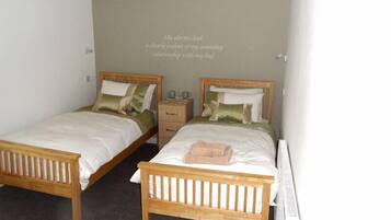 Twin Room | Iron/ironing board (on request), free WiFi, individually decorated