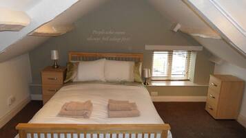 Double Room | Iron/ironing board (on request), free WiFi, individually decorated