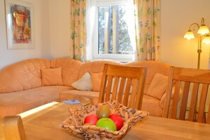 Apartment, 2 Bedrooms (Panorama) | Living room