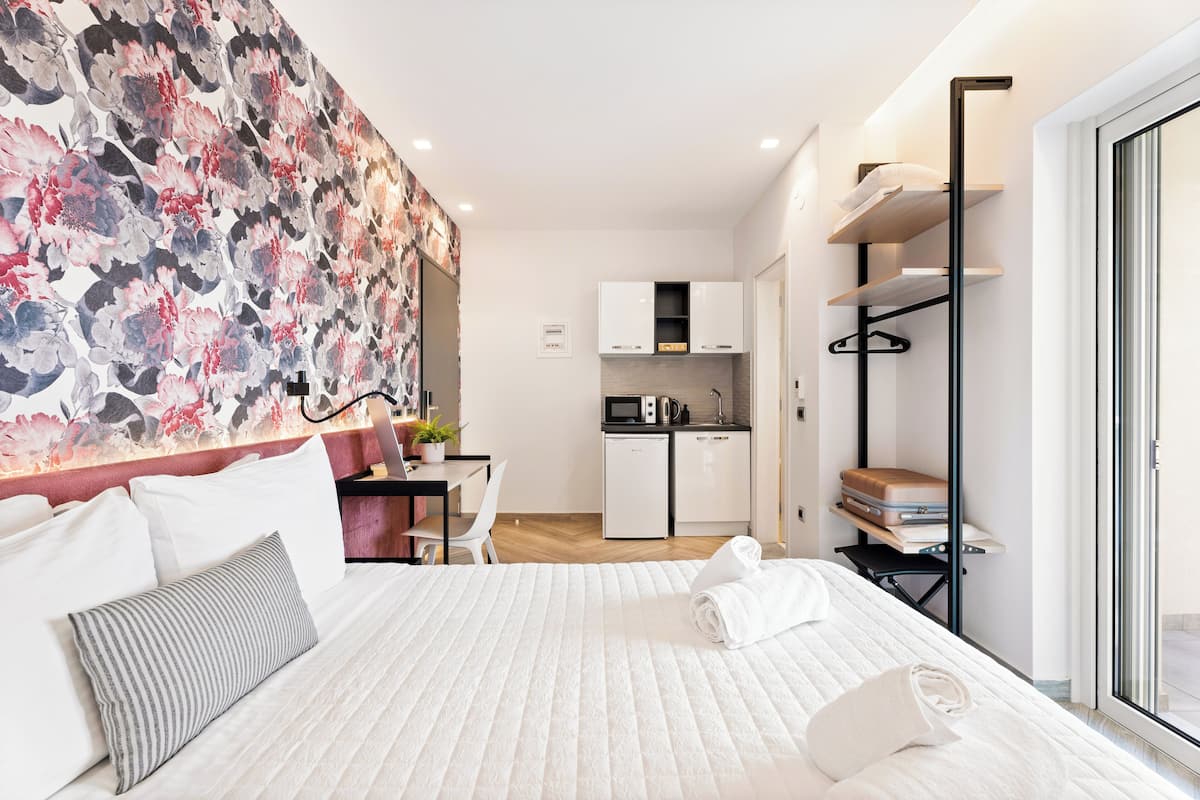 Deluxe Studio (Luxury Studio)
