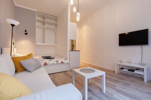 1 bedroom, in-room safe, WiFi, bed sheets