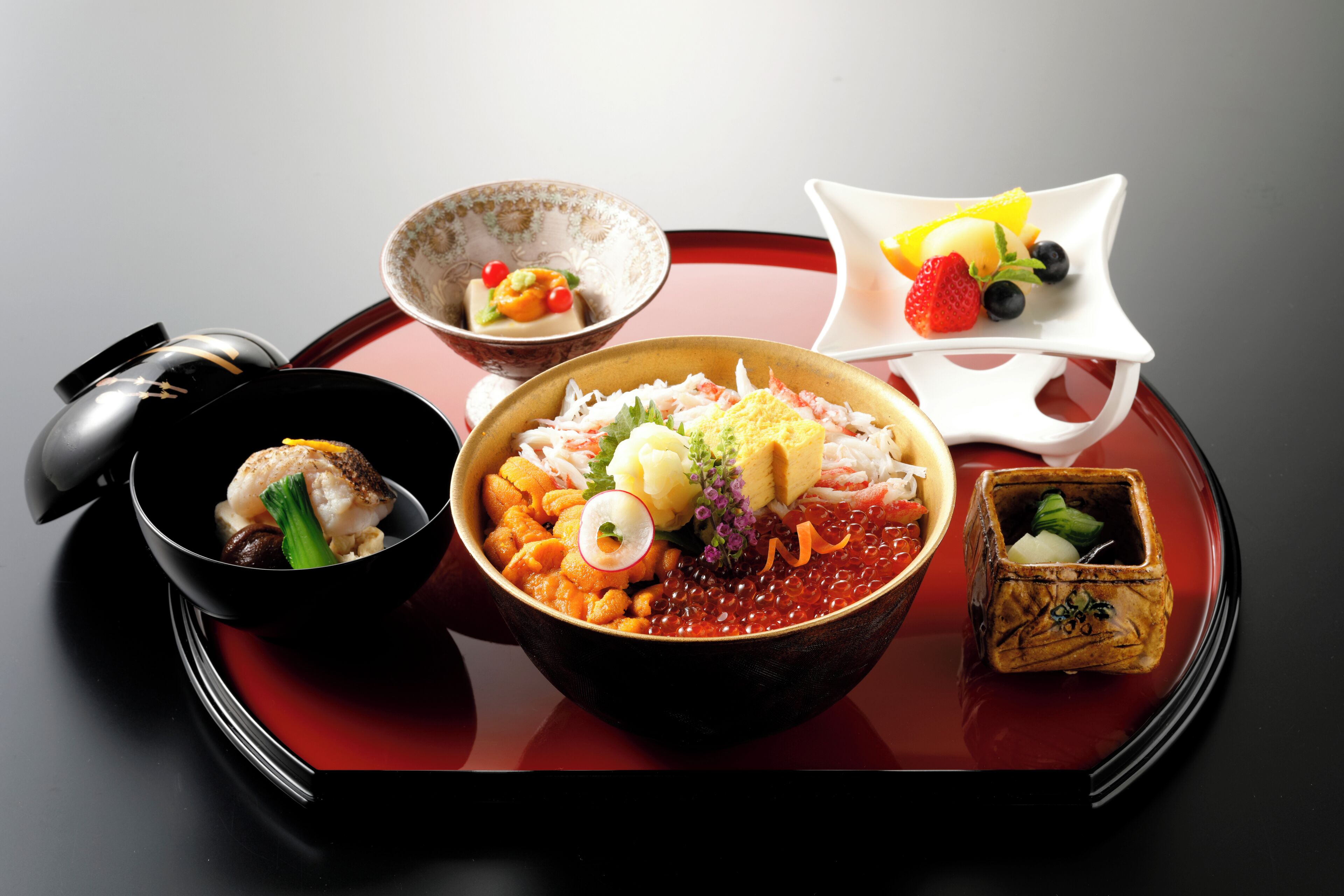 Premium bedding, pillow-top beds, minibar, in-room safe