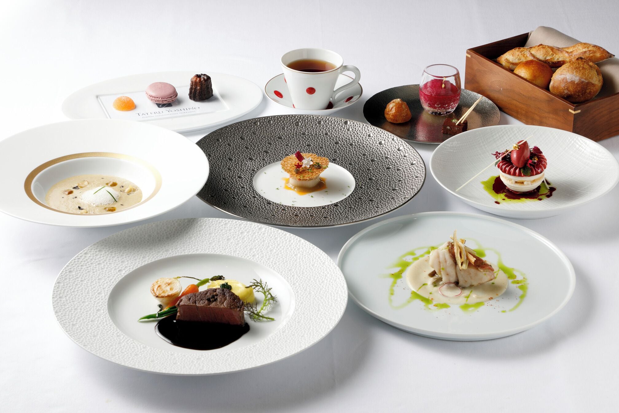 Premium bedding, pillow-top beds, minibar, in-room safe