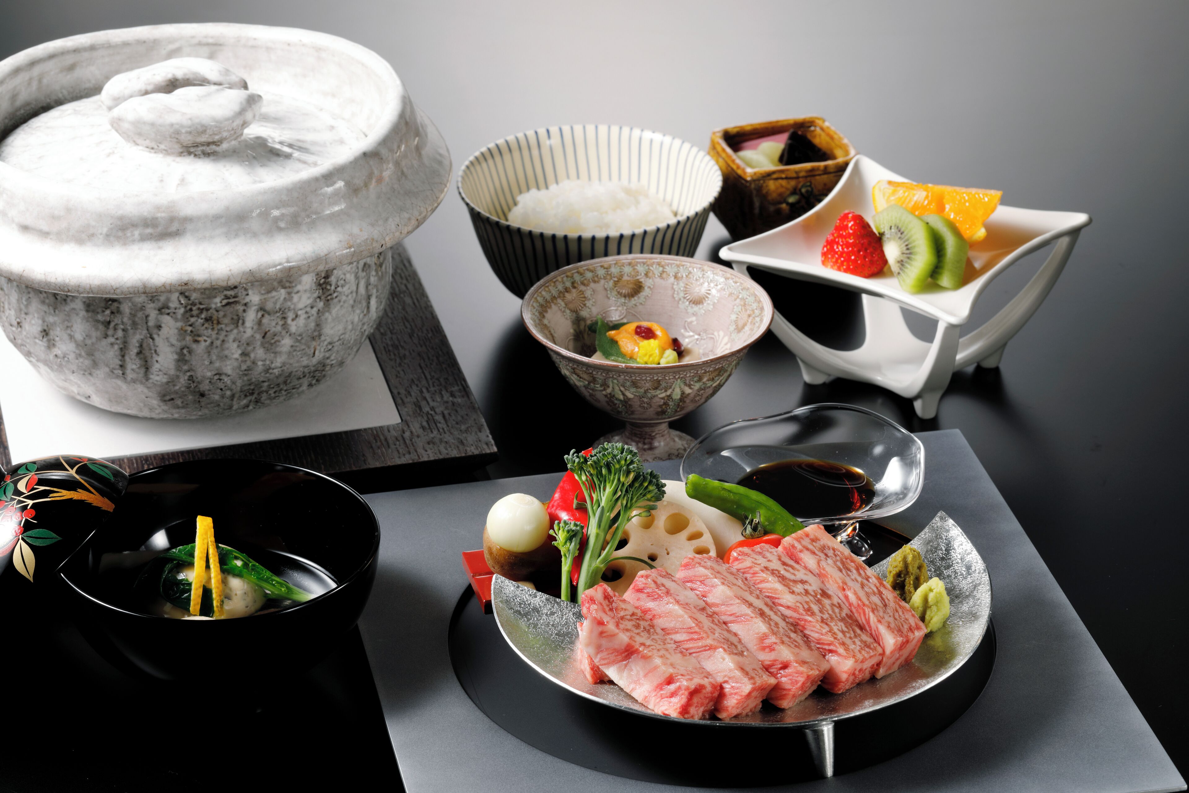 Premium bedding, pillow-top beds, minibar, in-room safe