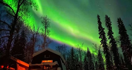 LOG CABIN on the beautiful Chena River! Sleeps 4* AURORA viewing