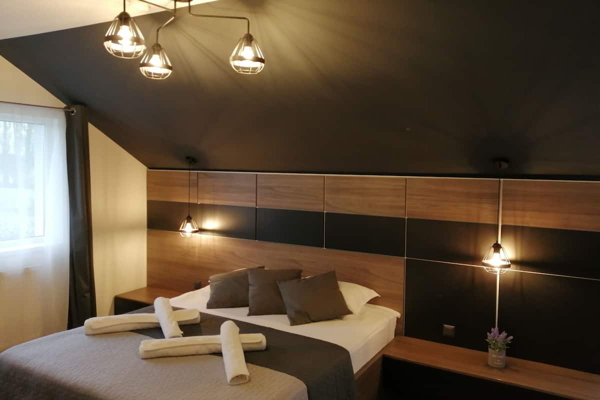 Doppia Deluxe, terrazzo (Gray) | Minibar, una scrivania, tende oscuranti, Wi-Fi gratuito