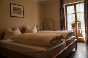 Hypo-allergenic bedding, iron/ironing board, free WiFi, bed sheets