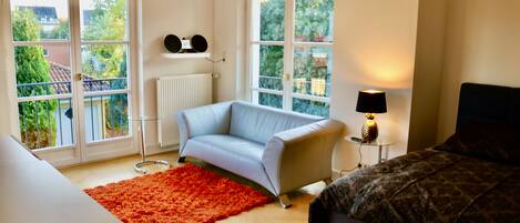 1 bedroom, in-room safe, iron/ironing board, free WiFi