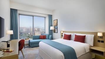 Minibar, in-room safe, individually decorated, individually furnished