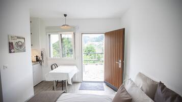 1 Schlafzimmer, BĂŒgeleisen/BĂŒgelbrett, WLAN, BettwĂ€sche