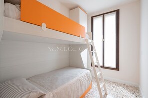 2 間睡房、房內夾萬、熨斗/熨衫板、Wi-Fi