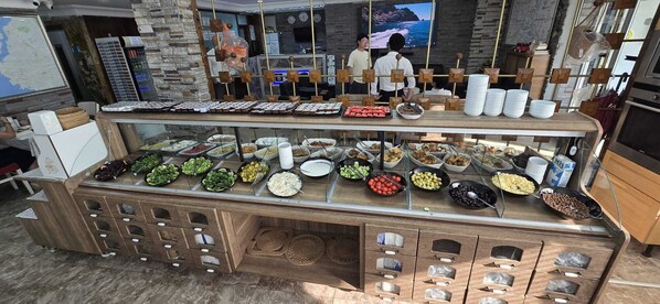 Daily buffet breakfast for a fee - Biter Hotel (Istanbul)