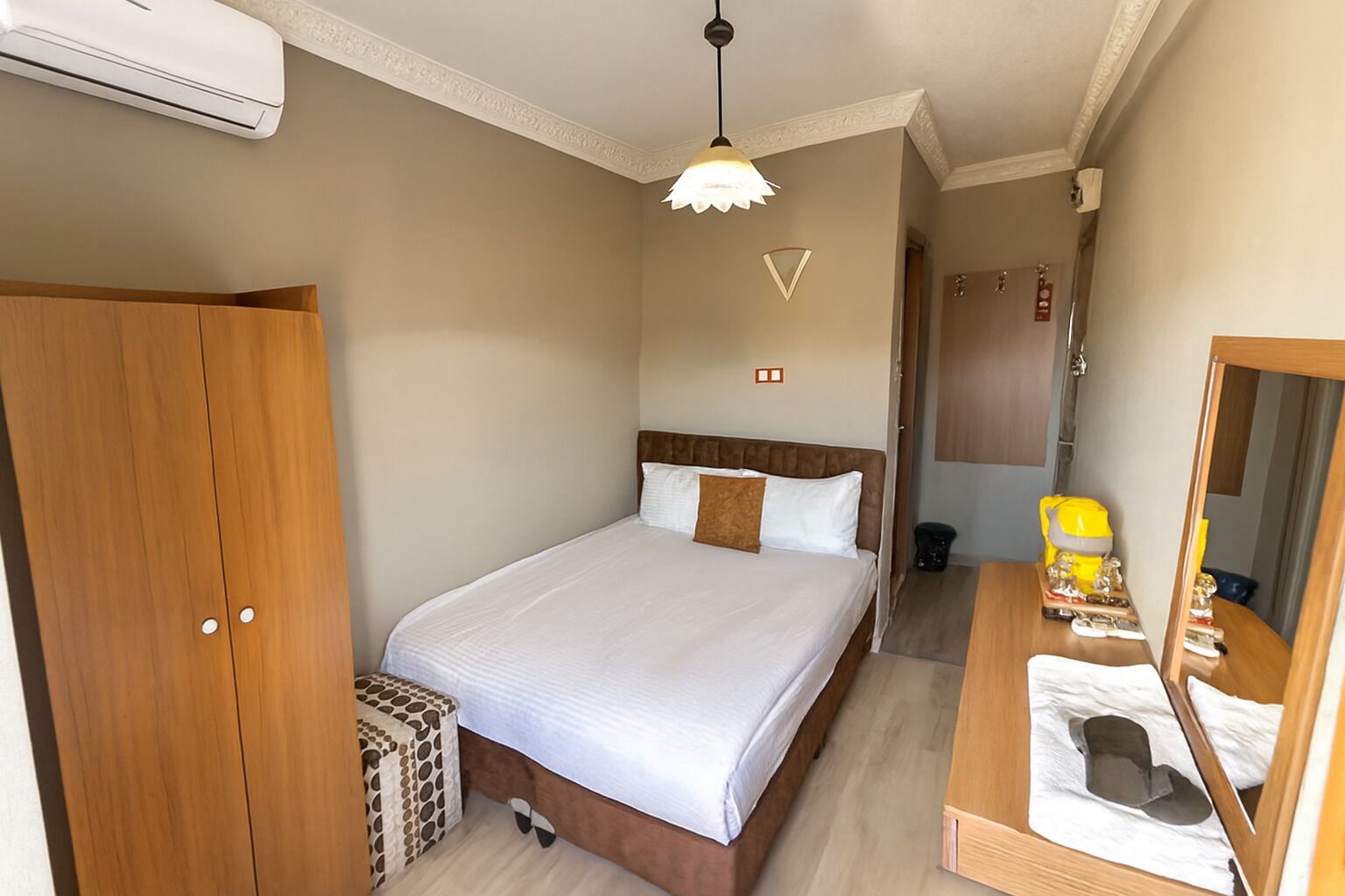 經濟雙人房 | 迷你吧、遮光布/窗簾、隔音、熨斗/熨衣板