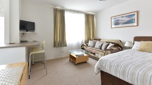 1 bedroom, iron/ironing board, free WiFi, bed sheets - THE CHELSEA SAPPHIRE (London)