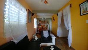 Tägliches kontinentales Frühstück gegen Gebühr