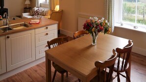 Dining - Bogroy  -  a cottage that sleeps 6 guests  in 3 bedrooms (Aberlour)