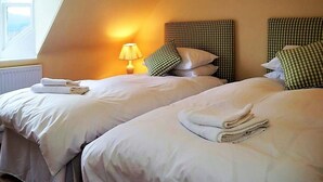 Room - Bogroy  -  a cottage that sleeps 6 guests  in 3 bedrooms (Aberlour)