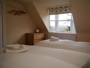 3 bedrooms, WiFi, bed sheets