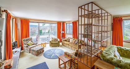Bells View - a house that sleeps 12 guests in 6 bedrooms