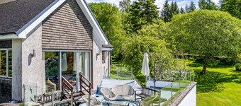 Bells View - a house that sleeps 12 guests in 6 bedrooms