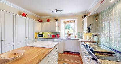 Airds of Kells House - talo, joka nukkuu 10 vierasta 5 makuuhuoneessa