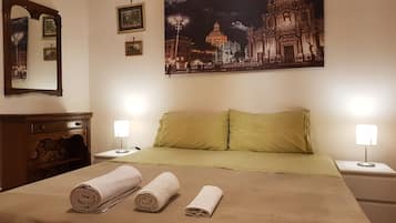 2 bedrooms, iron/ironing board, bed sheets