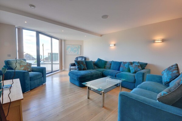 مشغل دي في دي، وحدة شحن إم بي ثري