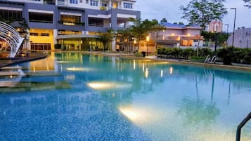 屋外プール