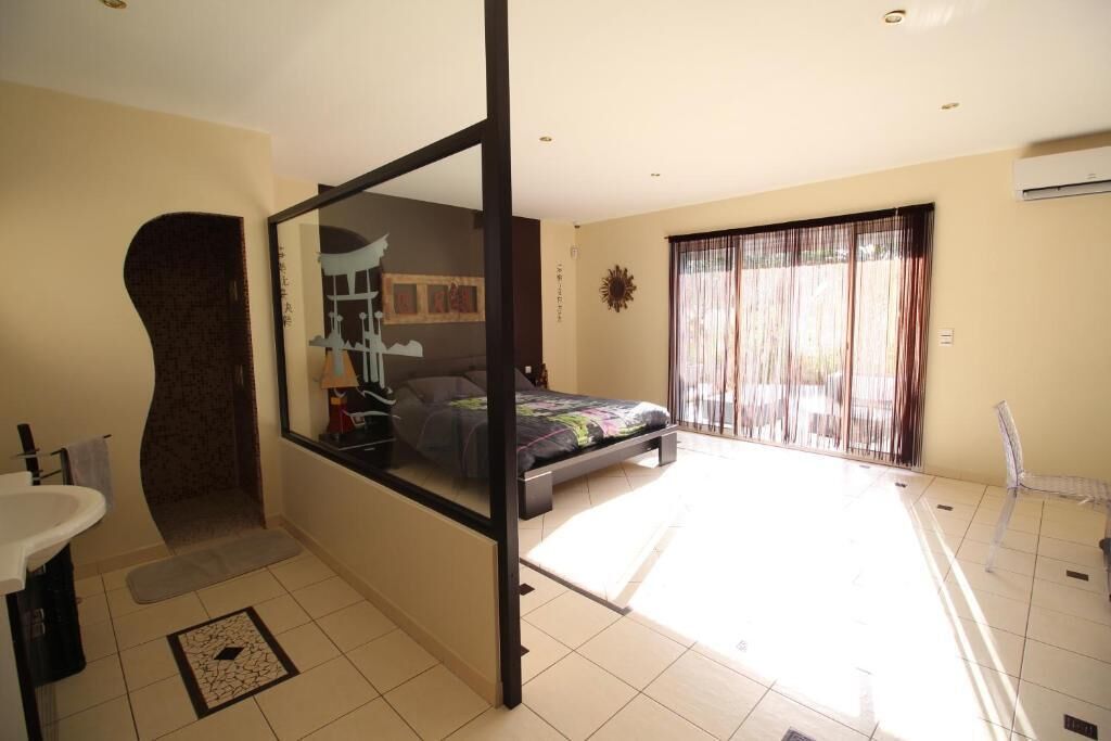 3 bedrooms, desk, iron/ironing board, WiFi