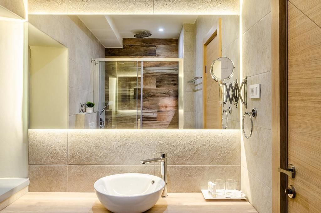 Villa | Bathroom | Shower, hair dryer, towels, soap