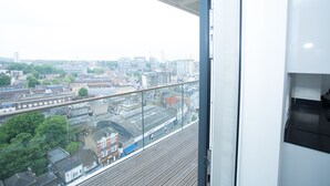 Balcony - High view 2 Bedroom apt - Woolwich (London)