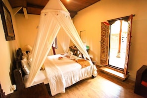 In-room safe, individually decorated, iron/ironing board, free WiFi - Kailash Bali (Sukawati)