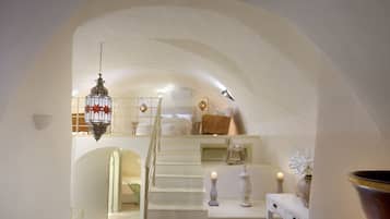 Elite Villa | 2 bedrooms, premium bedding, individually decorated, iron/ironing board