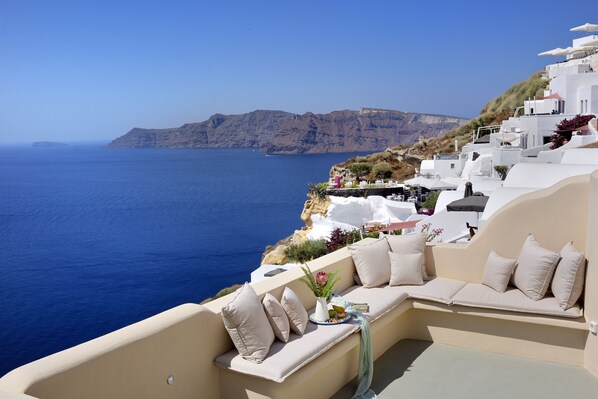Archon Villa by K&K | Terrace/patio - The A Collection, Oia by K&K (Santorini)