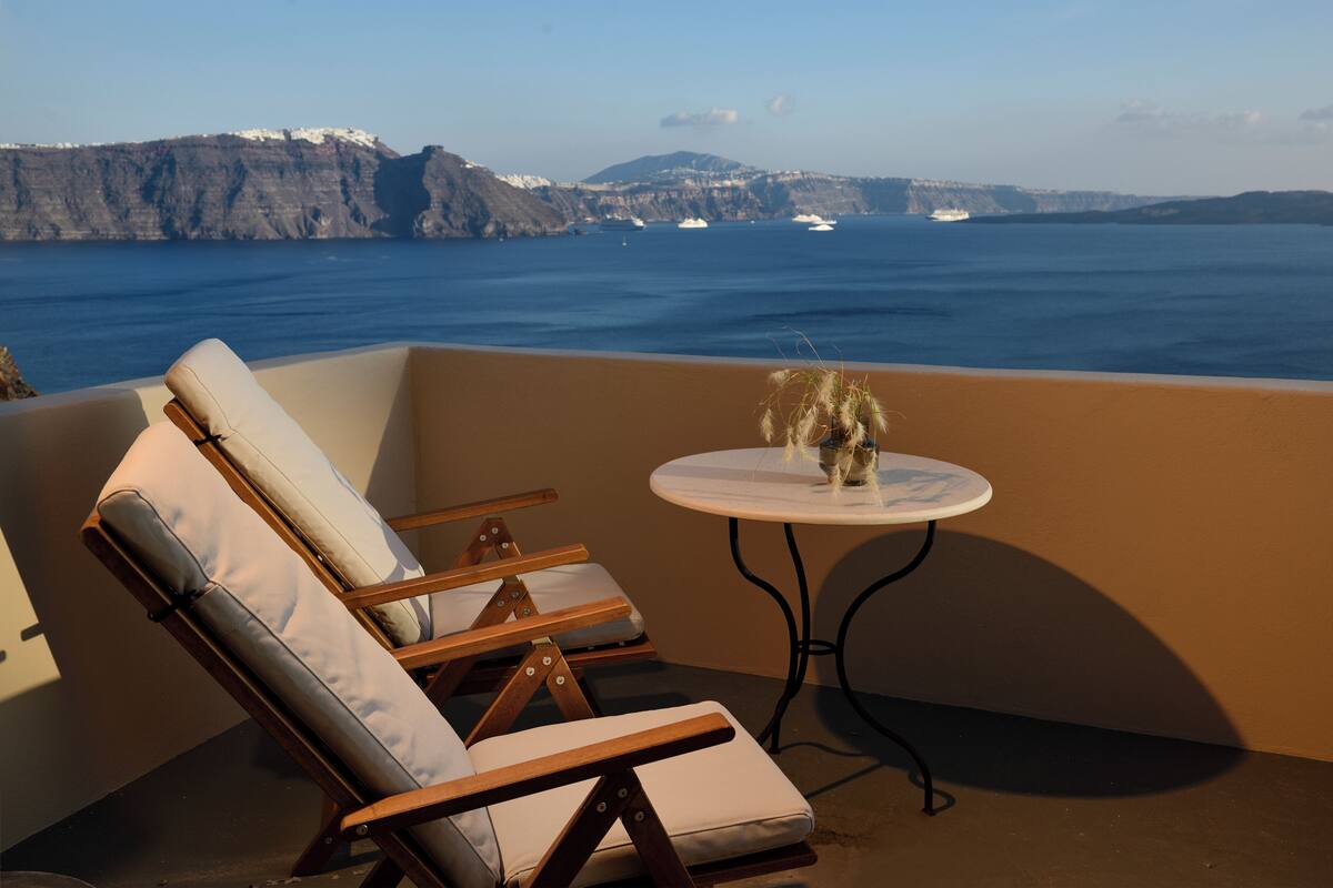 Antinoe Luxury Suite by K&K | Hiên