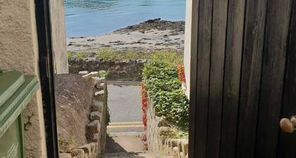 Menai Bridge Lovely seafront cottage with beautiful views of the Straits