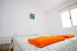 2 bedrooms, iron/ironing board, free WiFi