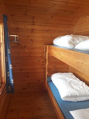 Bungalow, 2 Bedrooms, Private Bathroom | 1 bedroom