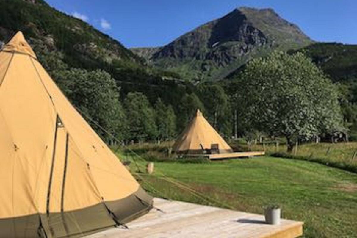 Luxe tent, gemeenschappelijke badkamer