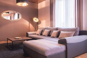 Apartment, 3 Bedrooms | Living area