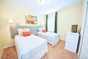 5 quartos, ferros/tábuas de passar roupa, berço de viagem, Wi-Fi