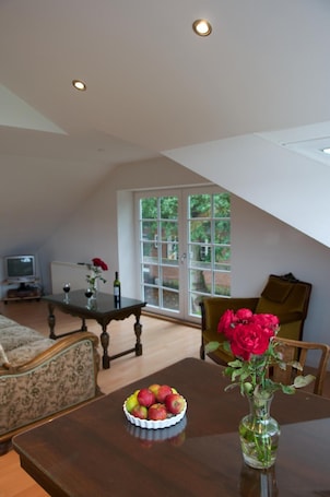 Smart TV 28 pulgadas con canales de televisión digitales, televisión. Nymarksminde Apartments & Farmpark