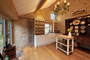 Dining - Gardeners Cottage near Chatsworth House (Edensor)