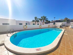Pool - ZOE; two beds, TV, WIFI, equipped kitchen, bathroom, swimming pool and solarium (Puerto del Carmen)