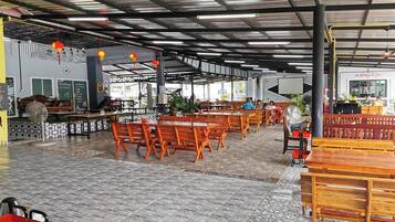 Lunch and dinner served, local cuisine